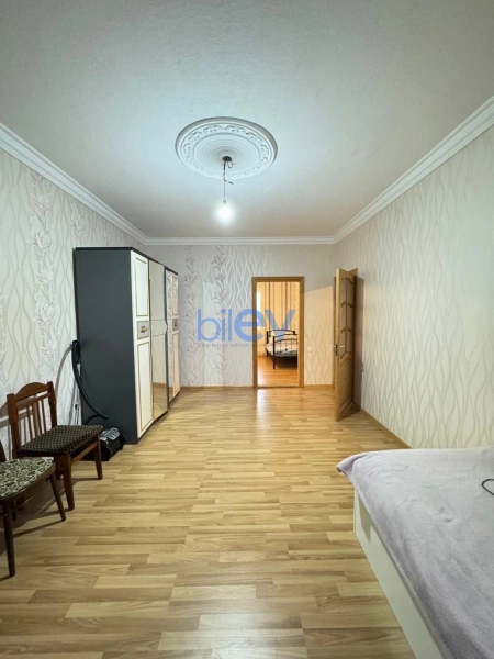 Satış 5 otaqlı Köhnə Tikili bina evi  120m², Bakı