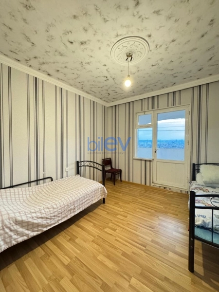 Satış 5 otaqlı Köhnə Tikili bina evi  120m², Bakı