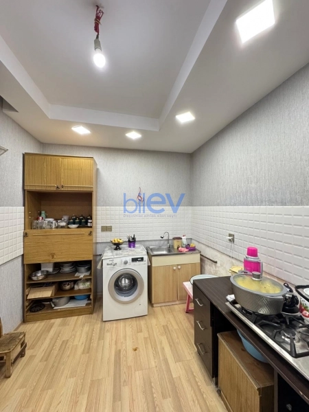 Satış 5 otaqlı Köhnə Tikili bina evi  120m², Bakı