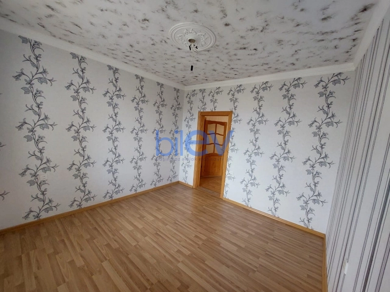 Satış 5 otaqlı Köhnə Tikili bina evi  120m², Bakı