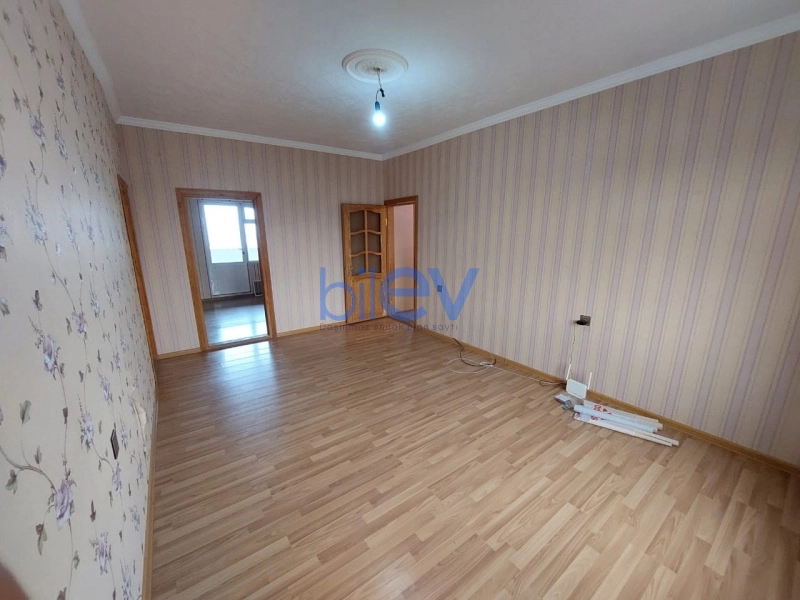 Satış 5 otaqlı Köhnə Tikili bina evi  120m², Bakı