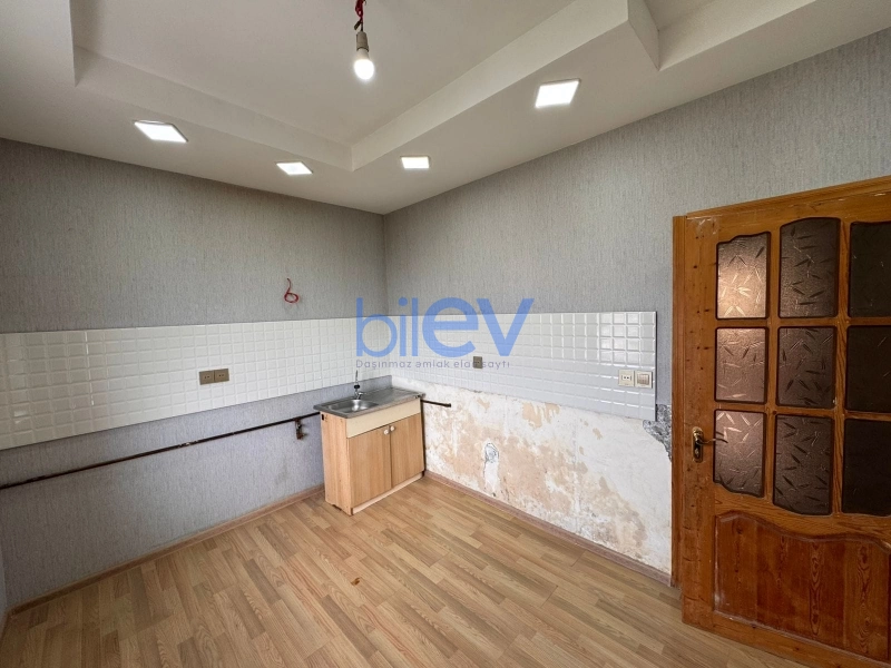 Satış 5 otaqlı Köhnə Tikili bina evi  120m², Bakı