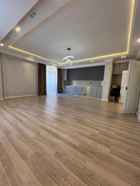 Satış 4 otaqlı Yeni Tikili bina evi  186m², Bakı