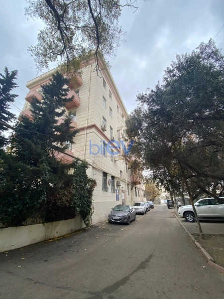 Satış 3 otaqlı Köhnə Tikili bina evi  80m², Bakı