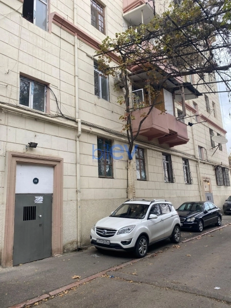 Satış 3 otaqlı Köhnə Tikili bina evi  80m², Bakı