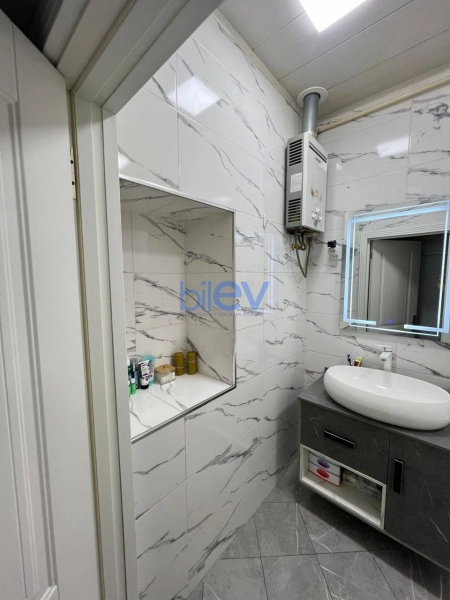 Satış 3 otaqlı Köhnə Tikili bina evi  80m², Bakı