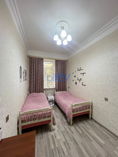 Satış 3 otaqlı Köhnə Tikili bina evi  80m², Bakı