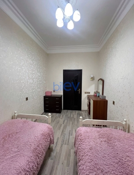 Satış 3 otaqlı Köhnə Tikili bina evi  80m², Bakı