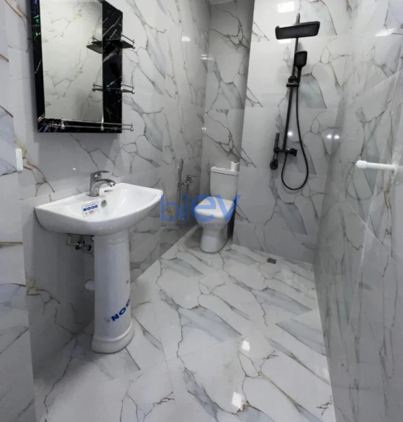 Aylıq Kirayə 2 otaqlı Köhnə Tikili bina evi  59m², Bakı
