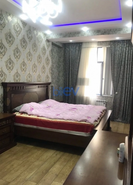 Aylıq Kirayə 2 otaqlı Köhnə Tikili bina evi  69m², Bakı