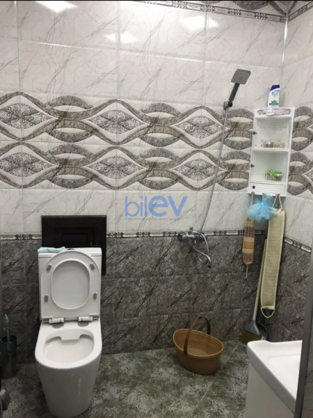 Aylıq Kirayə 2 otaqlı Köhnə Tikili bina evi  69m², Bakı