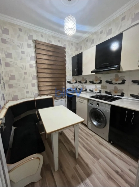 Aylıq Kirayə 2 otaqlı Köhnə Tikili bina evi  67m², Bakı