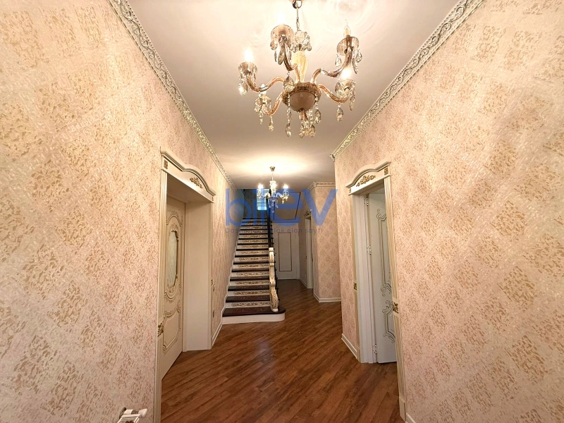 Satış 5 otaqlı Həyət evi  250m², Bakı