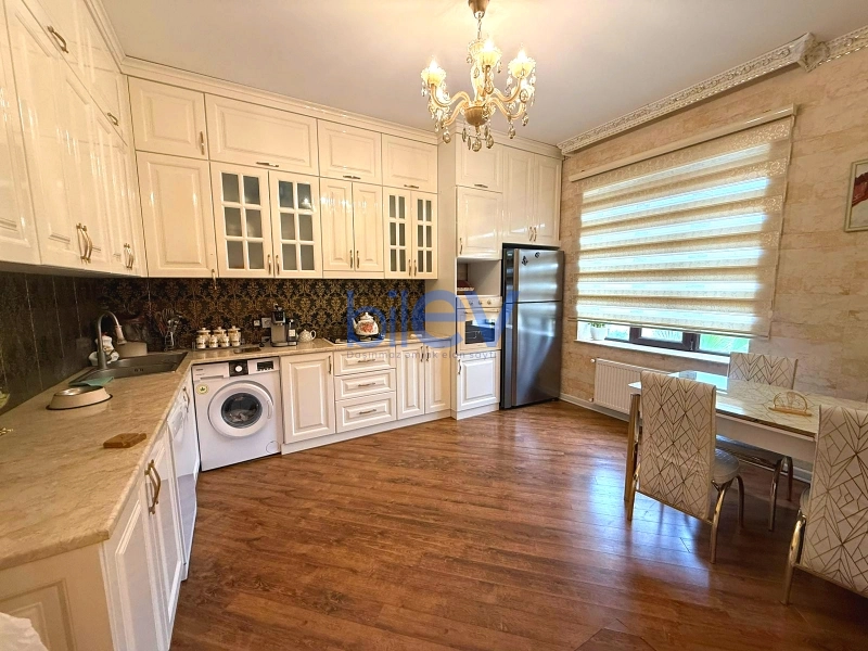 Satış 5 otaqlı Həyət evi  250m², Bakı