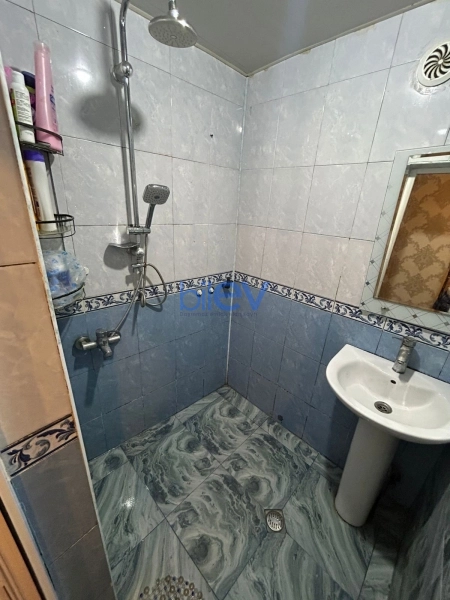 Satış 2 otaqlı Köhnə Tikili bina evi  52m², Bakı