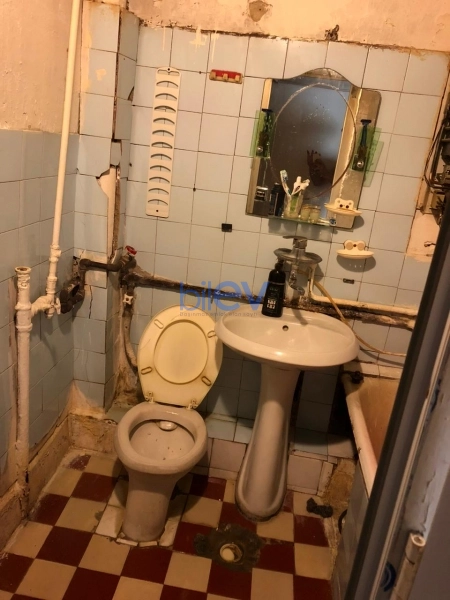 Satış 2 otaqlı Köhnə Tikili bina evi  48m², Bakı