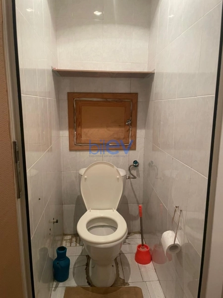 Satış 2 otaqlı Köhnə Tikili bina evi  42m², Bakı