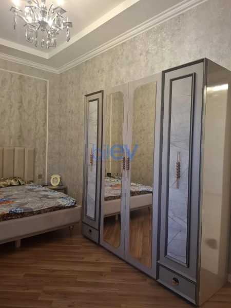 Satış 4 otaqlı Həyət evi  300m², Bakı