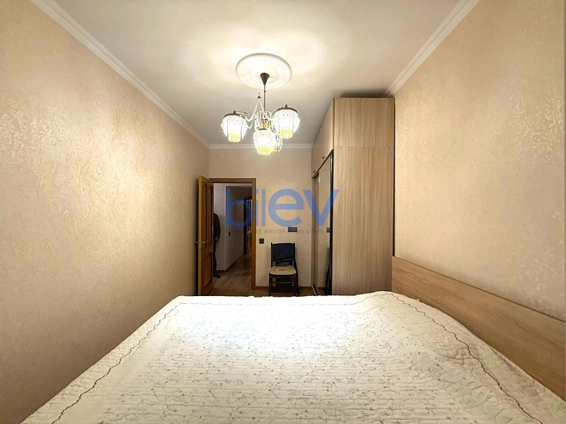 Satış 3 otaqlı Köhnə Tikili bina evi  100m², Bakı