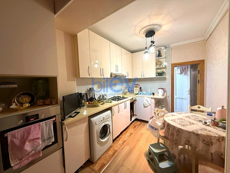 Satış 3 otaqlı Köhnə Tikili bina evi  100m², Bakı