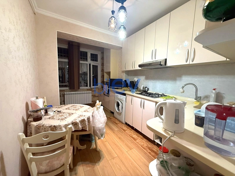 Satış 3 otaqlı Köhnə Tikili bina evi  100m², Bakı