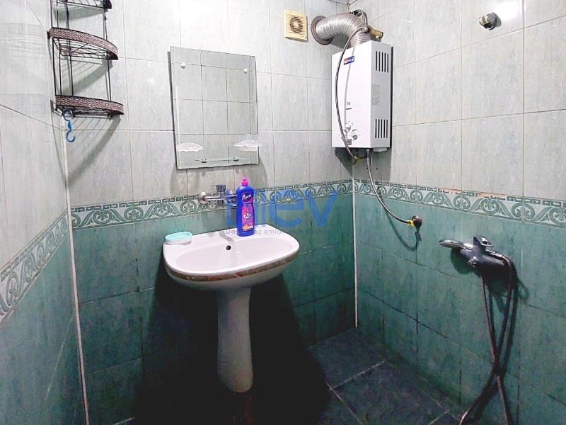 Satış 2 otaqlı Köhnə Tikili bina evi  55m², Bakı