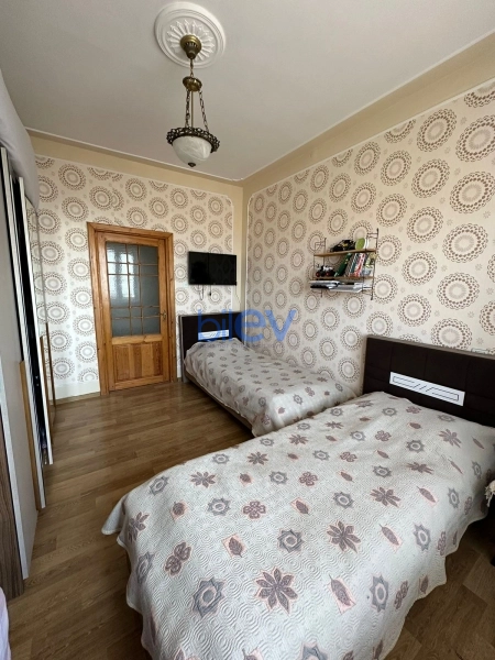 Satış 2 otaqlı Köhnə Tikili bina evi  48m², Bakı