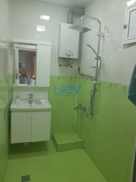 Satış 2 otaqlı Köhnə Tikili bina evi  48m², Bakı
