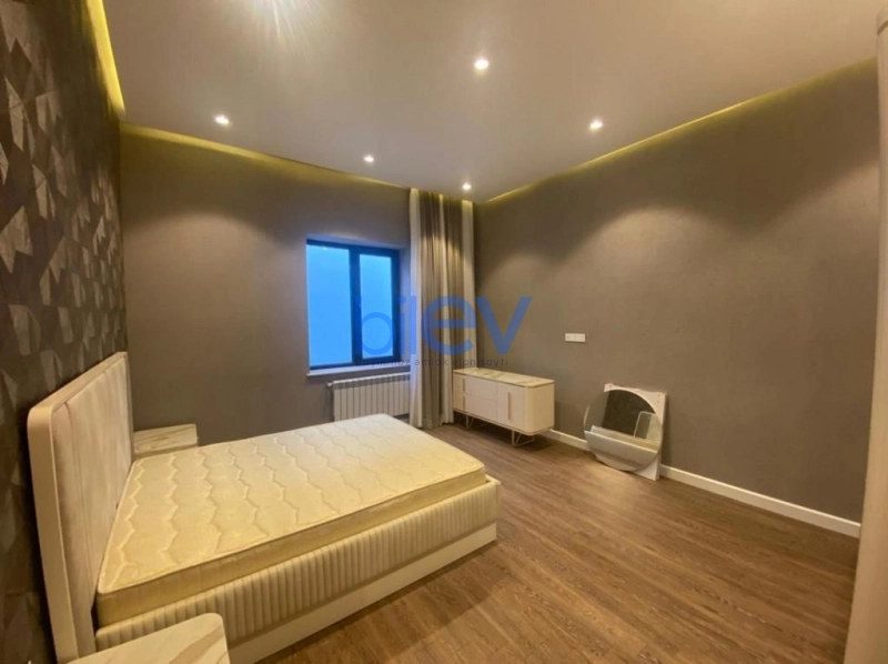 Günlük Kirayə 4 otaqlı Villa  180m², Bakı