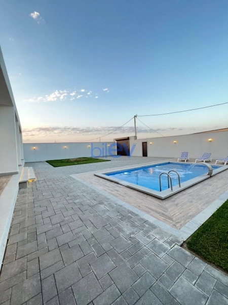 Günlük Kirayə 4 otaqlı Villa  180m², Bakı