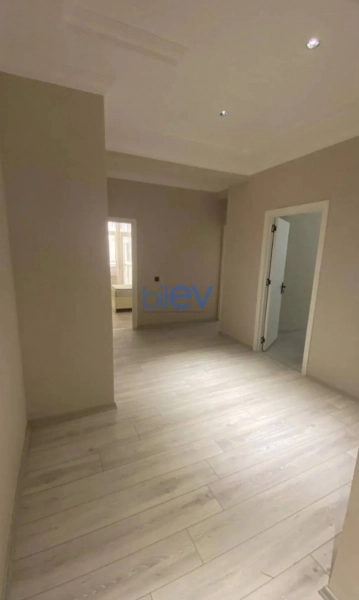 Aylıq Kirayə 2 otaqlı Köhnə Tikili bina evi  64m², Bakı