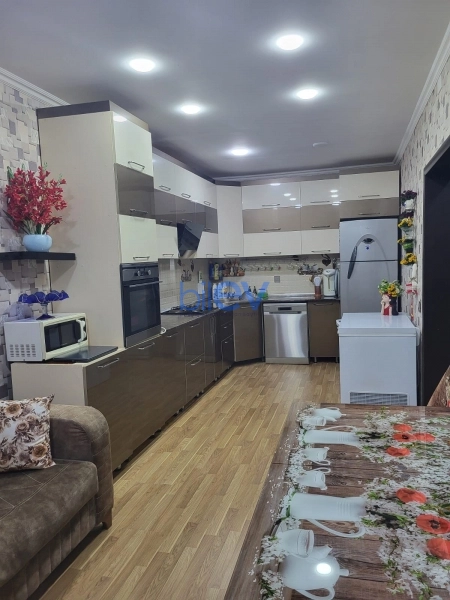 Satış 6 otaqlı Həyət evi  180m², Bakı