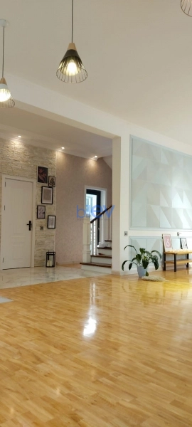 Satış 5 otaqlı Həyət evi  200m², Bakı