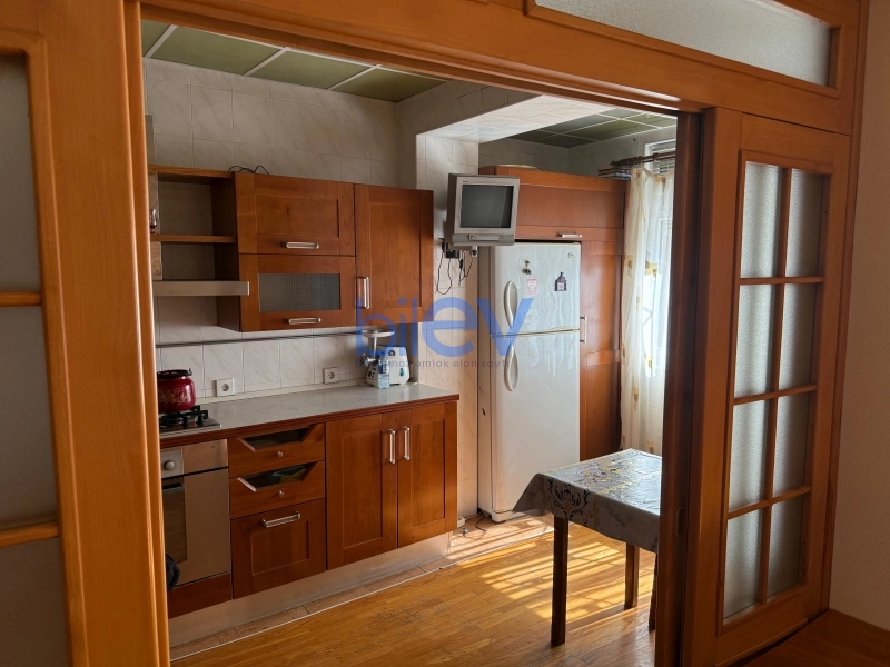 Satış 3 otaqlı Köhnə Tikili bina evi  98m², Bakı