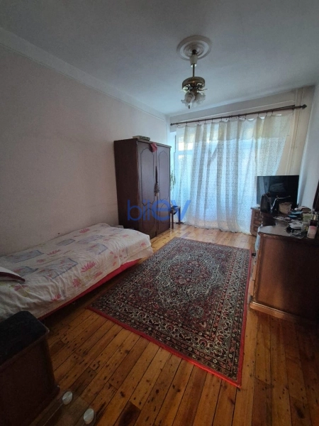 Satış 4 otaqlı Köhnə Tikili bina evi  93m², Bakı