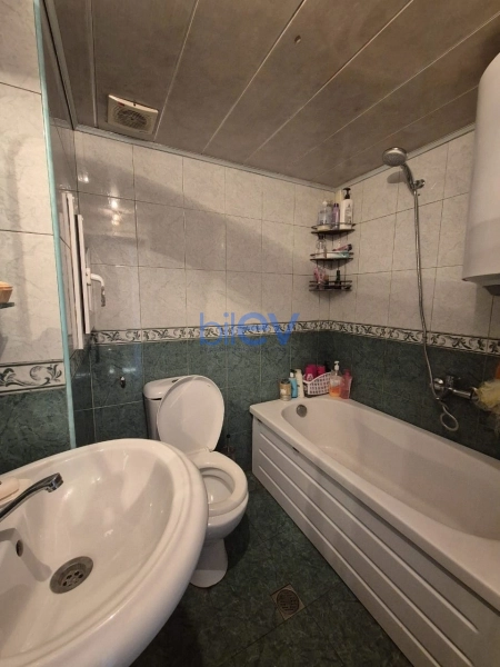 Satış 4 otaqlı Köhnə Tikili bina evi  93m², Bakı