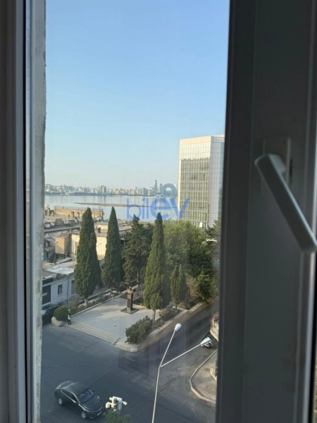 Satış 1 otaqlı Köhnə Tikili bina evi  40m², Bakı
