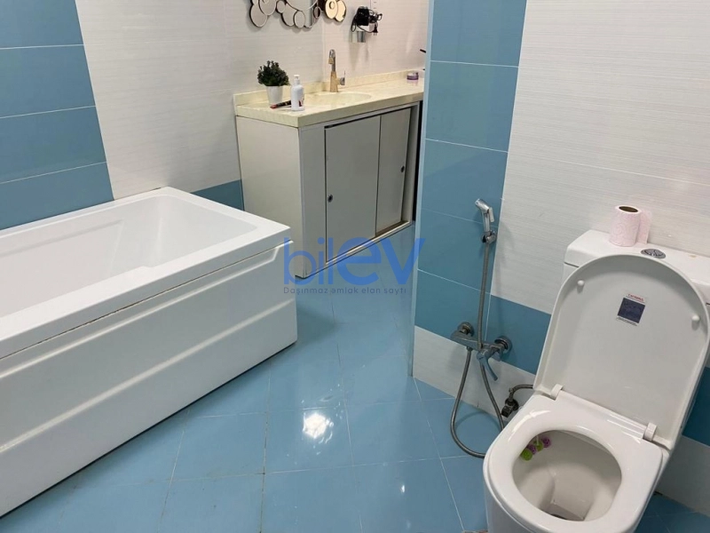 Satış 3 otaqlı Yeni Tikili bina evi  131m², Bakı