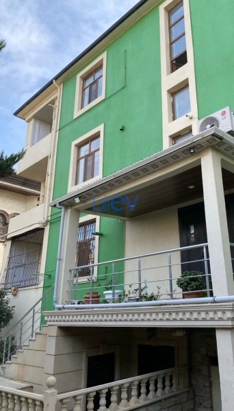 Satış 3 otaqlı Yeni Tikili bina evi  131m², Bakı