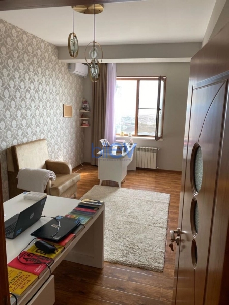 Satış 3 otaqlı Yeni Tikili bina evi  131m², Bakı