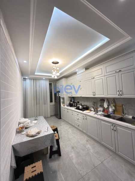 Satış 3 otaqlı Yeni Tikili bina evi  132m², Bakı