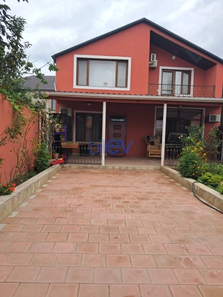 Satış 4 otaqlı Həyət evi  200m², Bakı