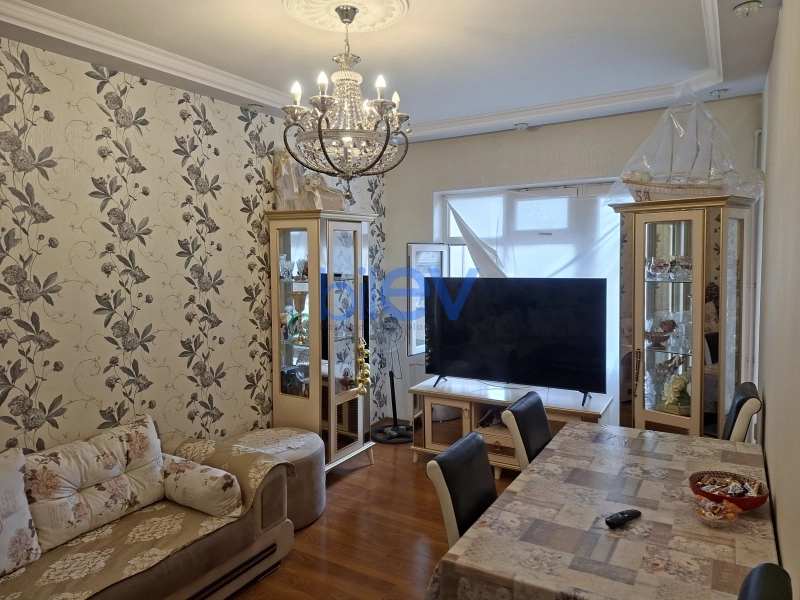 Satış 3 otaqlı Köhnə Tikili bina evi  80m², Bakı