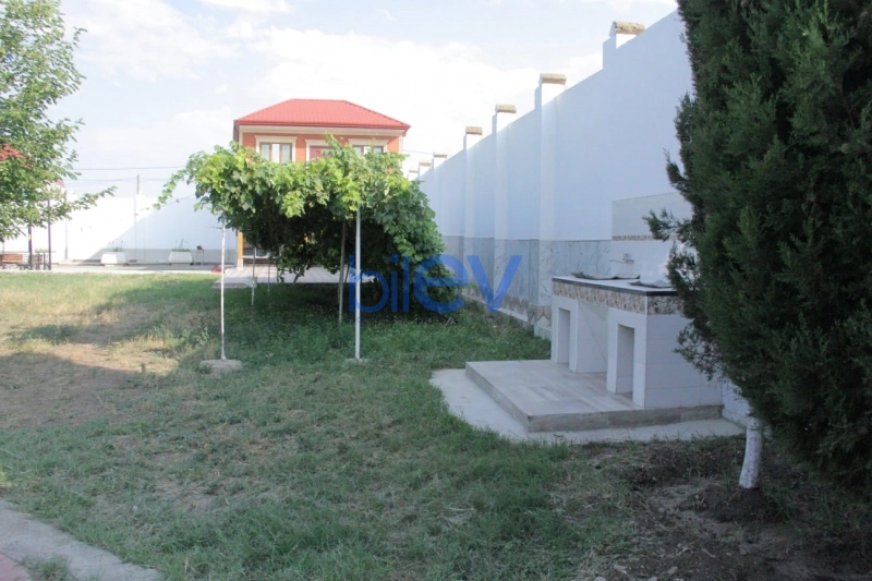 Satış 17 otaqlı Villa  700m², Göygöl