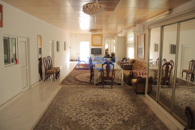 Satış 17 otaqlı Villa  700m², Göygöl