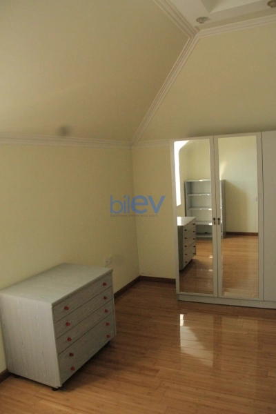 Satış 17 otaqlı Villa  700m², Göygöl