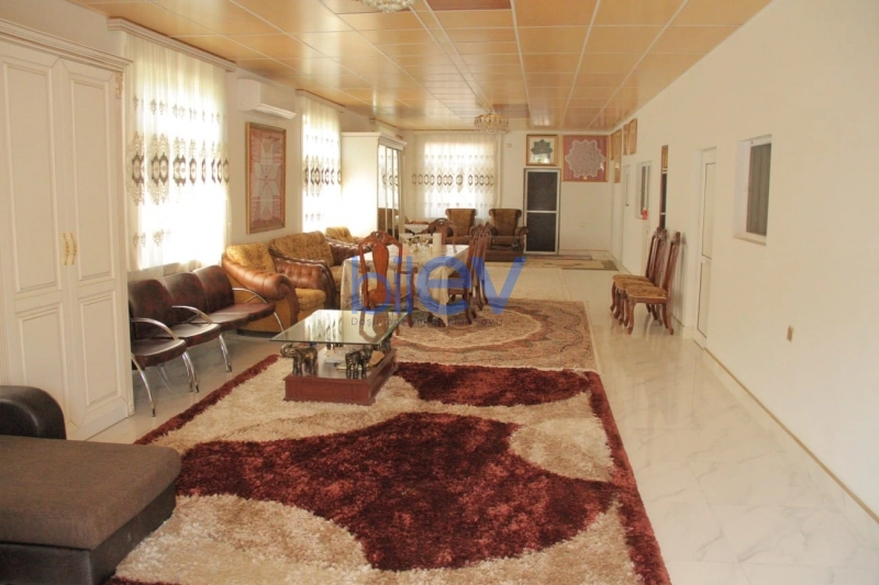Satış 17 otaqlı Villa  700m², Göygöl