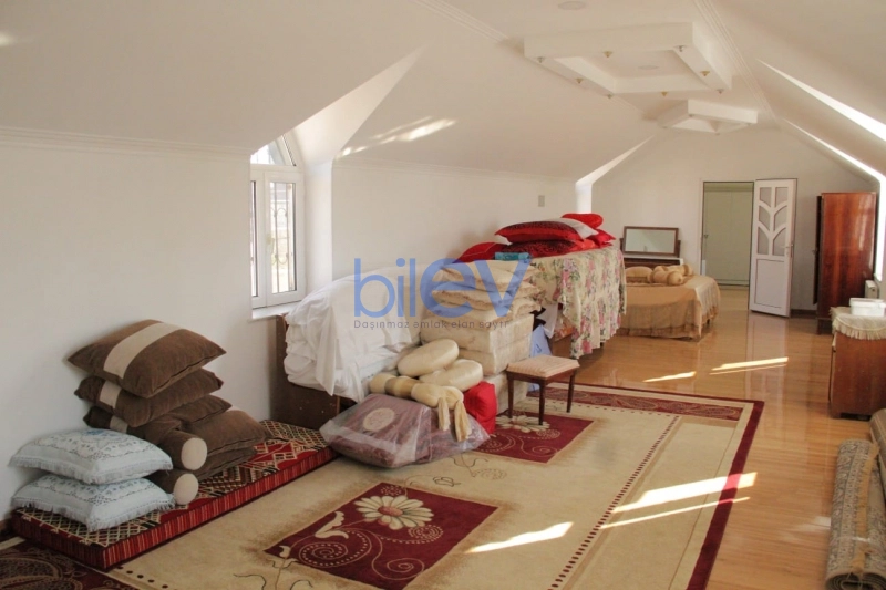 Satış 17 otaqlı Villa  700m², Göygöl