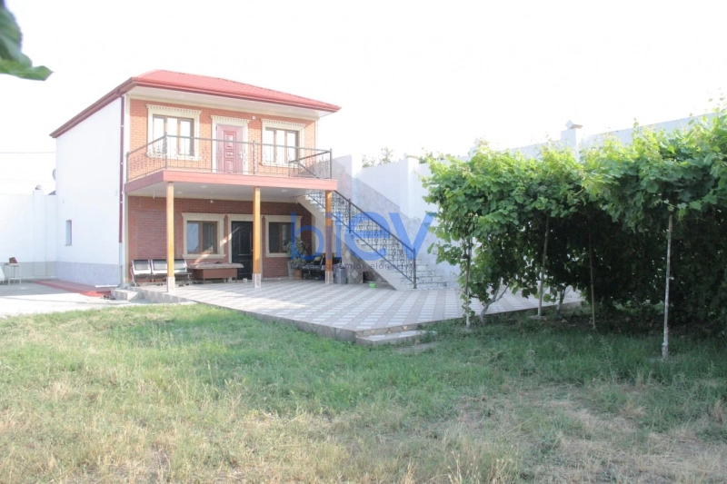 Satış 17 otaqlı Villa  700m², Göygöl