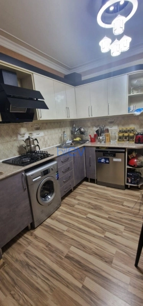 Satış 4 otaqlı Köhnə Tikili bina evi  100m², Bakı